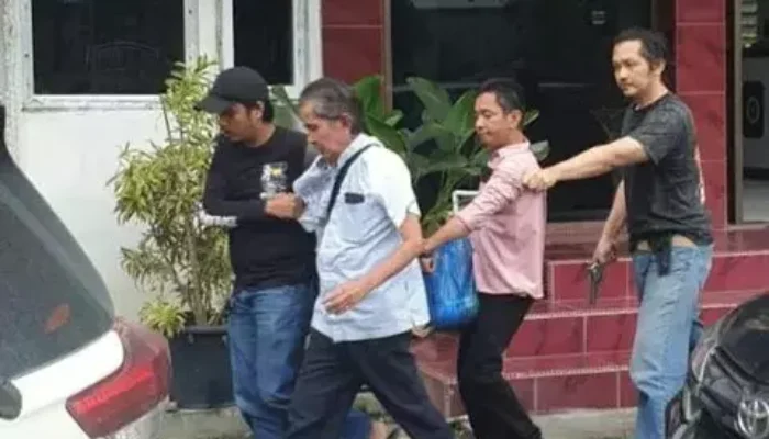 4 Pelaku Hipnotis Modus Batu Akik Merah Delima Palsu Ditangkap di Pelalawan