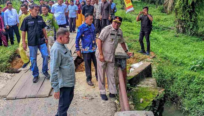 Setelah di Tinjau Bupati Suhardiman Pastikan Jembatan Geringging Baru Di Bangun Kembali