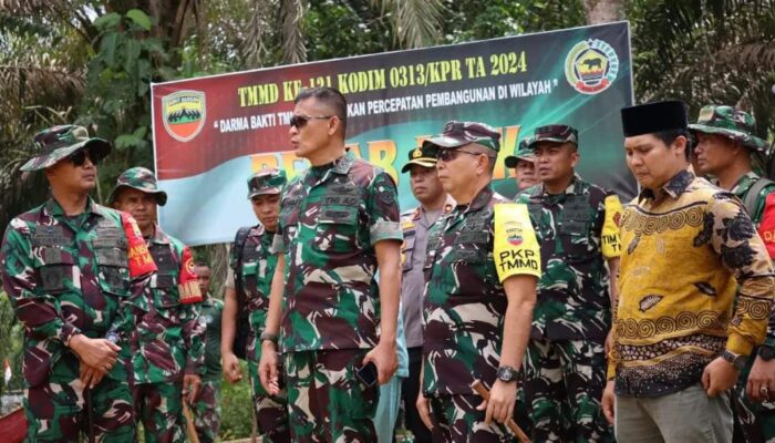 Ketua Tim Wasev : Letnan Jenderal TNI Sonny Aprianto Cek Langsung Sasaran TMMD Ke-121 Kodim 0313/Kpr