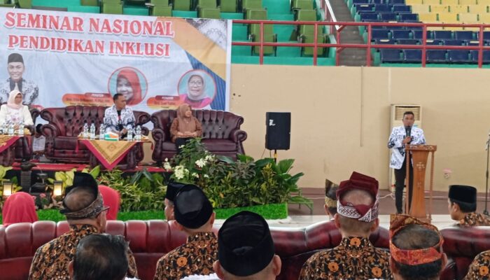 Hadiri Seminar Nasional Pendidikan Inklusi, Bupati H.Zukri : Guru Adalah Orang Mulia Yang Pahalanya Terus Mengalir