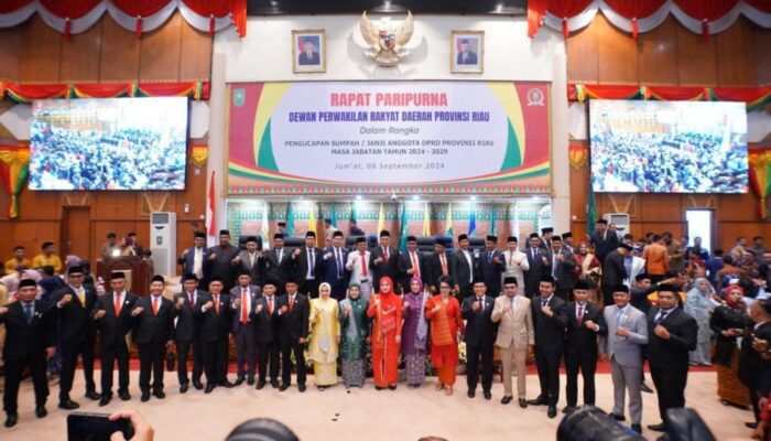 Pj Gubri Rahman Hadi Hadiri Pelantikan 65 Anggota DPRD Provinsi Riau Masa Jabatan 2024-2029