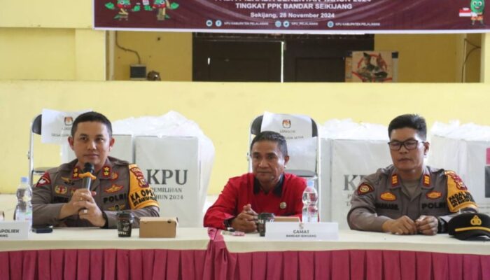 Kapolres Pelalawan Pantau Rapat Pleno PPK di Kecamatan Bandar Sei Kijang