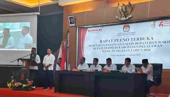 KPU Gelar Rapat Pleno Terbuka Penetapan Pasangan Calon Bupati dan Wakil Bupati Terpilih Kabupaten Pelalawan 2024