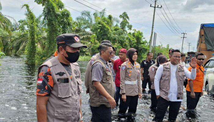 Kapolda Riau Siagakan Personel 24 Jam di KM 83 Pelalawan, Amankan Distribusi Jalur Komoditas