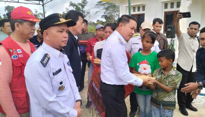 Pemkab Pelalawan Beri Santunan kepada Keluarga Korban Tragedi Sungai Segati