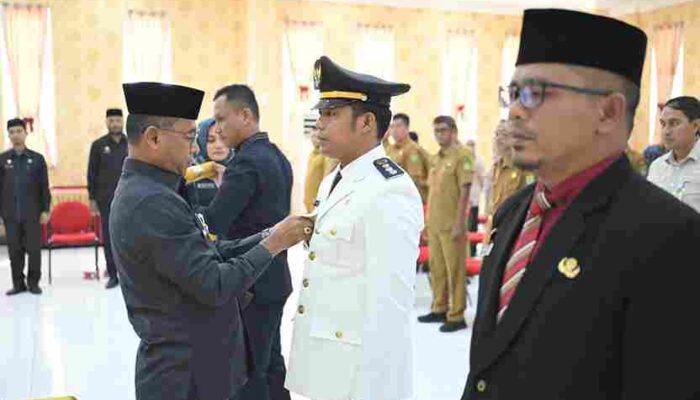 Sekda Rohil Lantik Dua Pejabat Administrator, Tegaskan Profesionalisme dan Responsivitas Pelayanan Publik