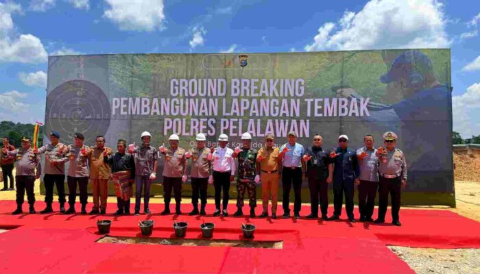 Bupati dan Wakil Bupati Pelalawan Dampingi Kapolda Riau Ground Breaking Pembangunan Lapangan Tembak Polres 
